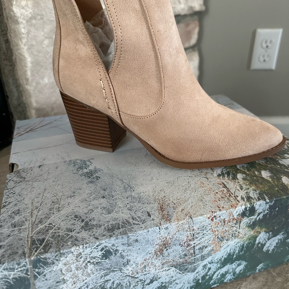 Women's Tan Ankle Boots